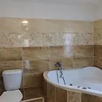 شقة Saslun